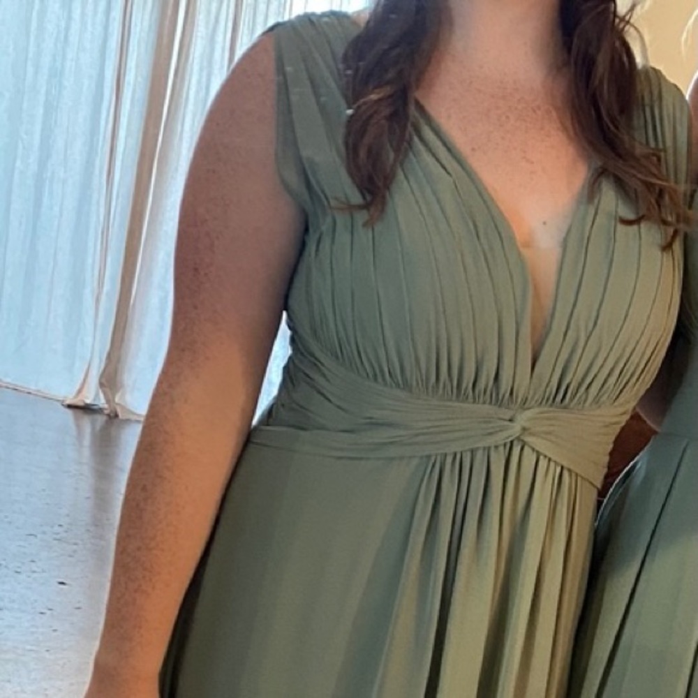 Dear Cleo Long Gown in Ivy